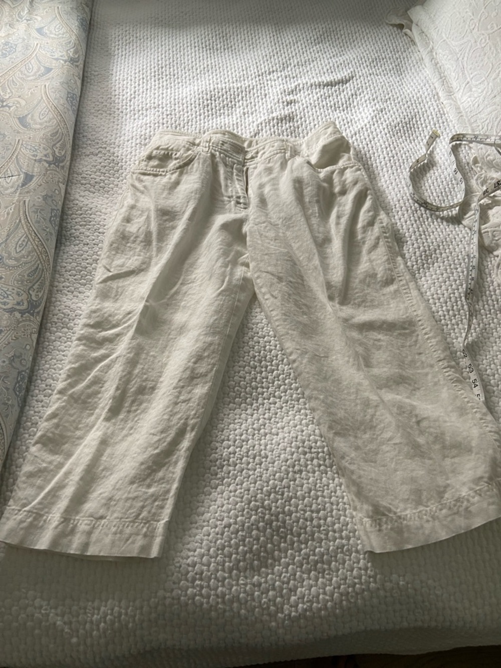 Cream Linen Wide-Leg Cropped Pants